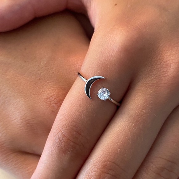 Sale $14! .925 Sterling Silver Moon & Cz Ring - Picture 6 of 16